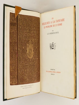 LES RELIURES À LA FANFARE: LE PROBLÈME DE L'S FERMÉ.